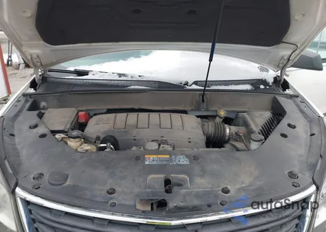 2015 Chevrolet Traverse Ls z USA, uszkodzony, nr VIN 1GNKRFKD2FJ276711